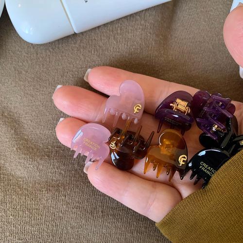 穿越火线发卡网站全解析：安全交易与攻略指南